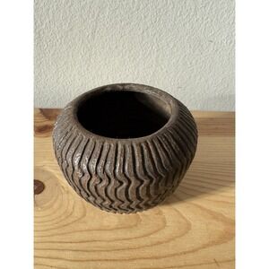 VTG Rustic Brown Pottery Unique Basket Weave Pattern Waves Artist Signed  4x4"
